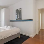 Appartement Spacious, Family Friendly 3br & 3wc. Ac/heating.