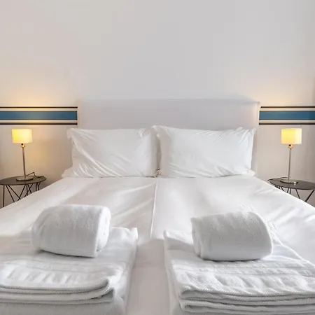 Appartement Spacious, Family Friendly 3br & 3wc. Ac/heating.