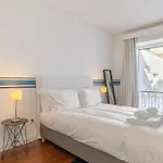 Апартаменти Spacious, Family Friendly 3br & 3wc. Ac/heating. *