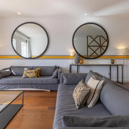 Spacious, Family Friendly 3br & 3wc. Ac/heating. *