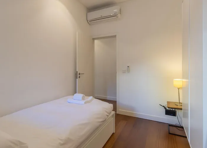 شقة Spacious, Family Friendly 3br & 3wc. Ac/heating.