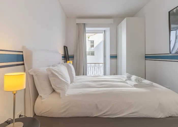 Spacious, Family Friendly 3br & 3wc. Ac/heating. شقة Lisboa