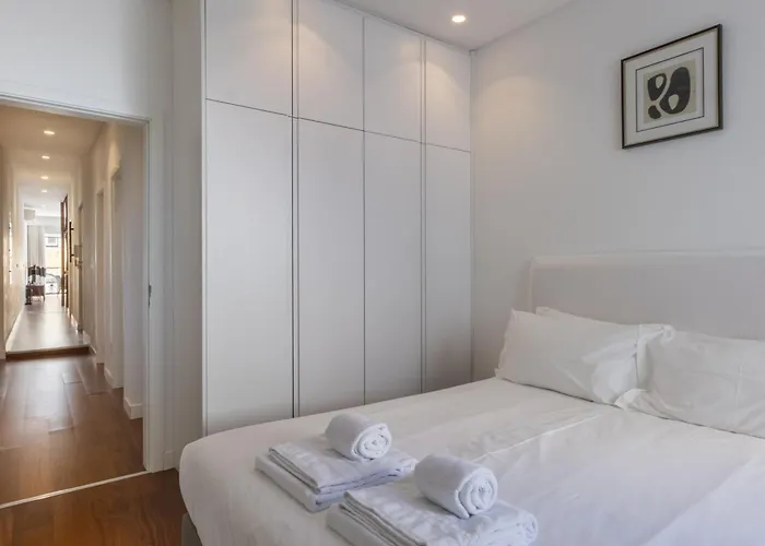 Spacious, Family Friendly 3br & 3wc. Ac/heating. شقة Lisboa