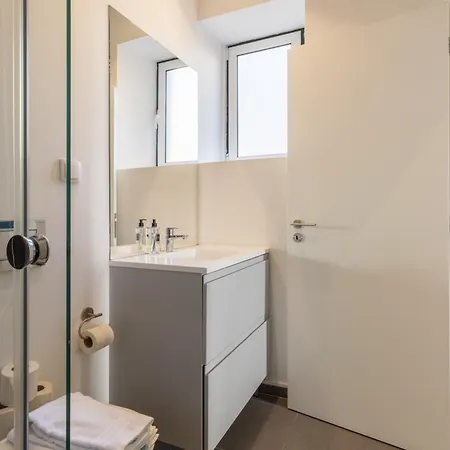 Appartement Spacious, Family Friendly 3br & 3wc. Ac/heating. *