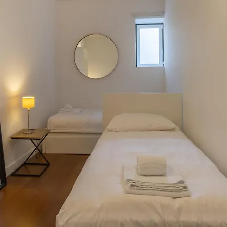 Appartement Spacious, Family Friendly 3br & 3wc. Ac/heating. Lissabon
