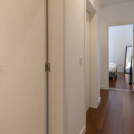 Spacious, Family Friendly 3br & 3wc. Ac/heating. Appartement *