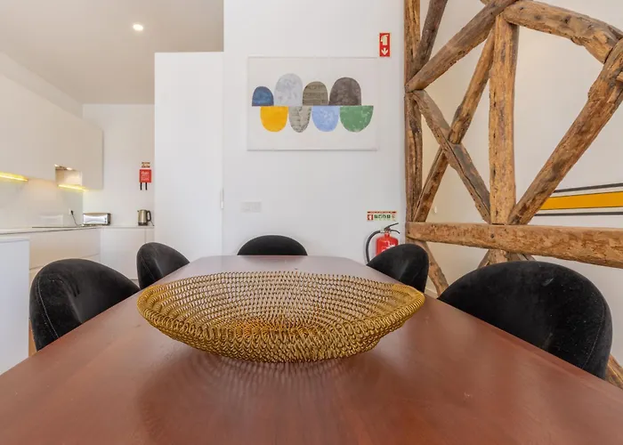 Spacious, Family Friendly 3br & 3wc. Ac/heating. Διαμέρισμα