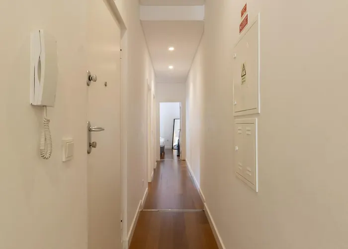 Spacious, Family Friendly 3br & 3wc. Ac/heating. Διαμέρισμα *