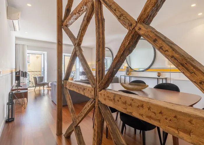 Διαμέρισμα Spacious, Family Friendly 3br & 3wc. Ac/heating. *